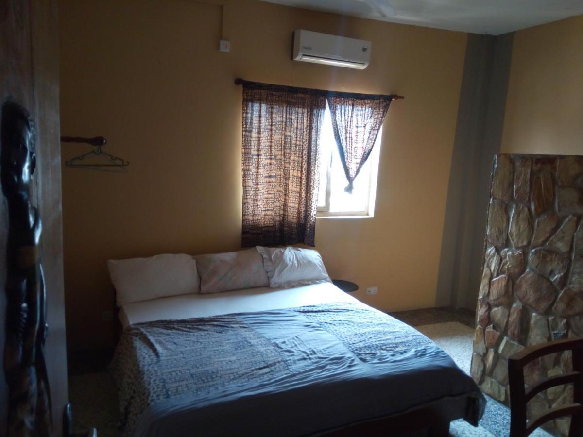 The Sleepy Hippo Hotel Accra Luaran gambar
