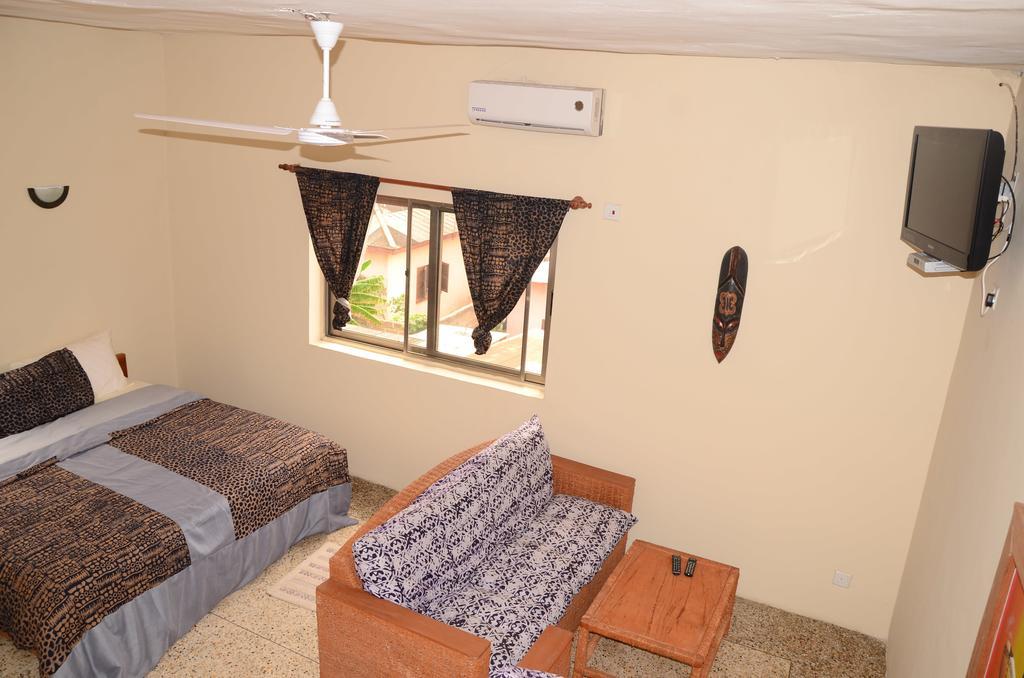 The Sleepy Hippo Hotel Accra Luaran gambar