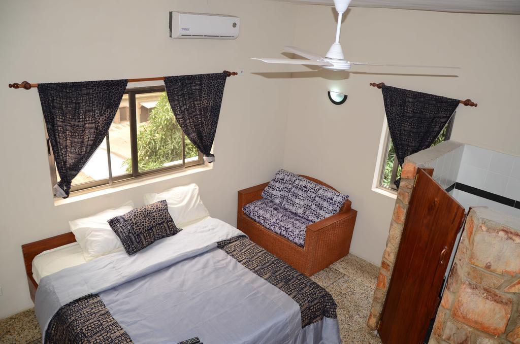 The Sleepy Hippo Hotel Accra Luaran gambar